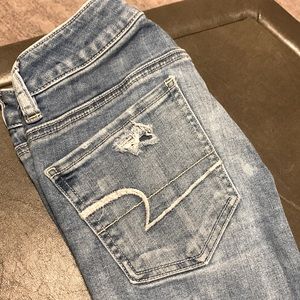 American Eagle Distressed Jean